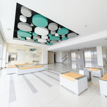 โก โฮเต็ล ลานัง ดาเวา Hotel Davao ภายนอก รูปภาพ