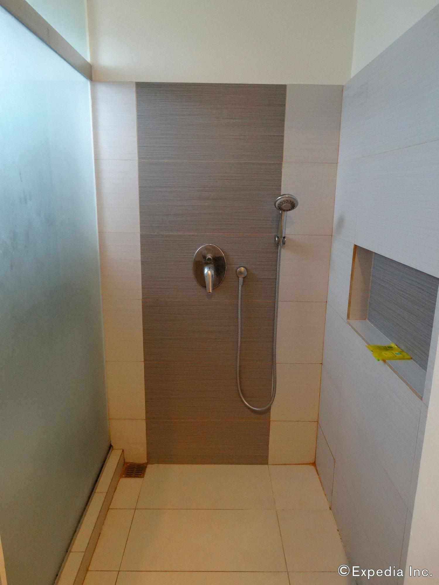 โก โฮเต็ล ลานัง ดาเวา Hotel Davao ภายนอก รูปภาพ