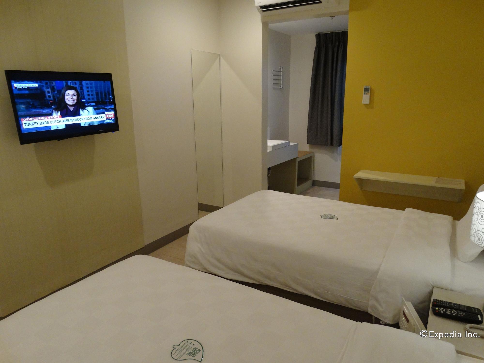 โก โฮเต็ล ลานัง ดาเวา Hotel Davao ภายนอก รูปภาพ