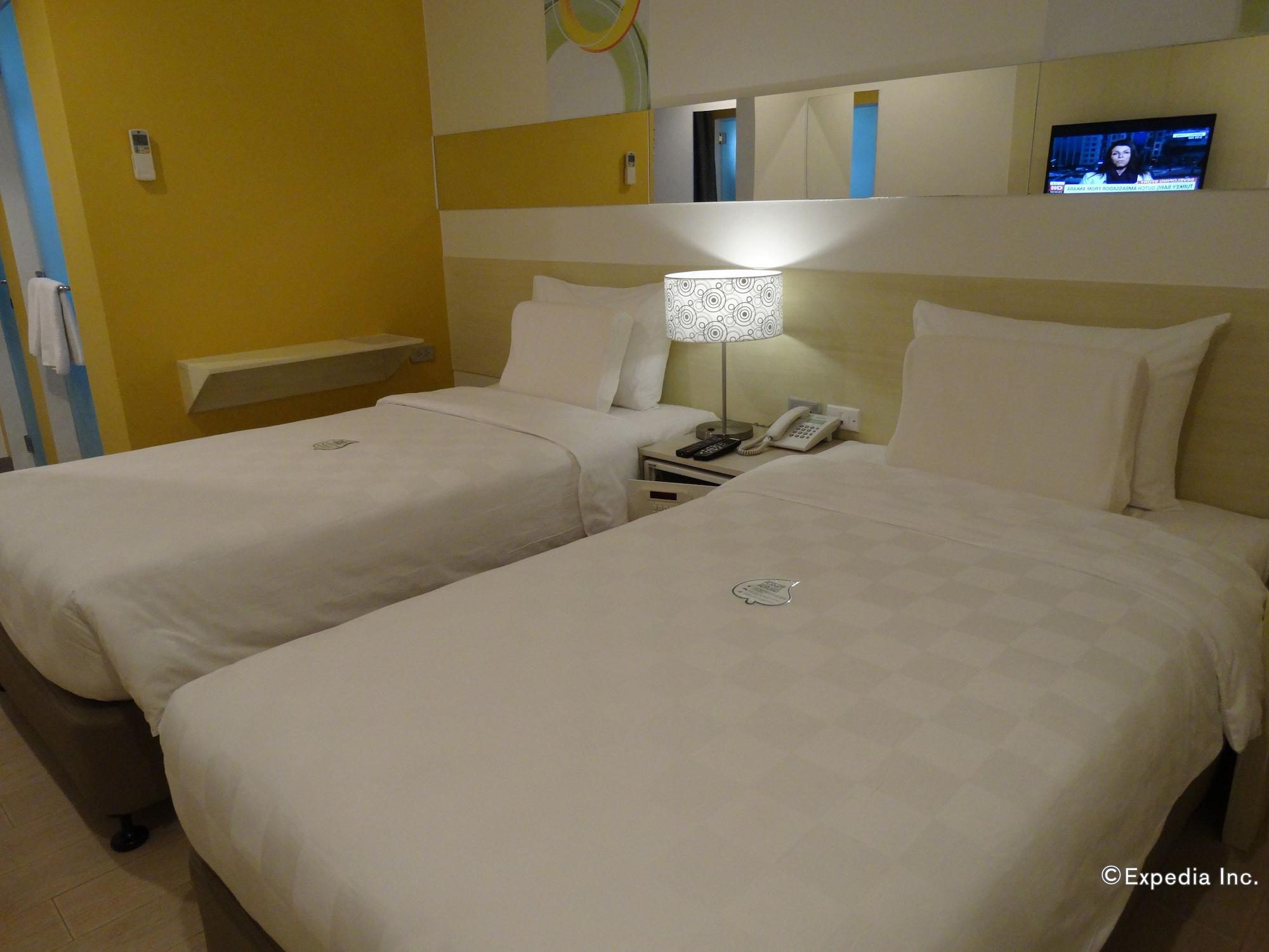 โก โฮเต็ล ลานัง ดาเวา Hotel Davao ภายนอก รูปภาพ