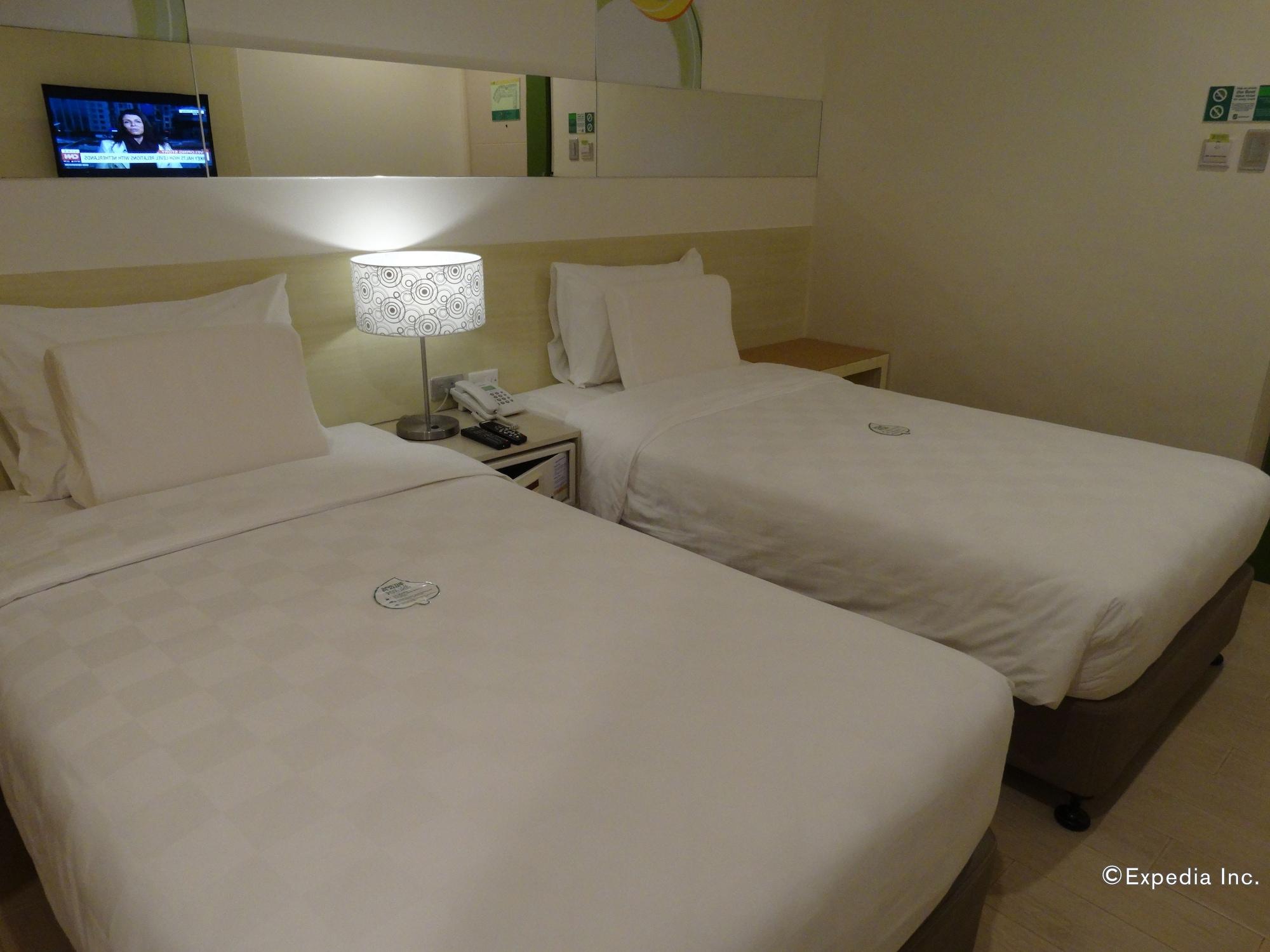 โก โฮเต็ล ลานัง ดาเวา Hotel Davao ภายนอก รูปภาพ