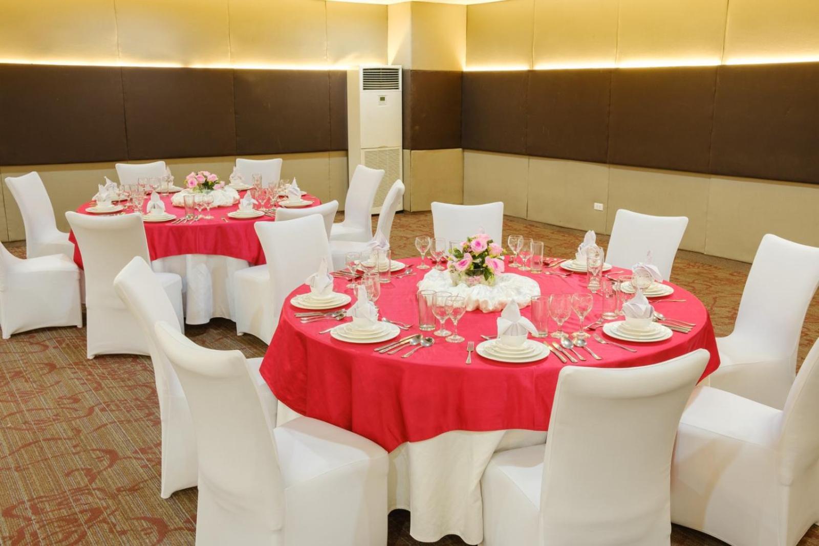 โก โฮเต็ล ลานัง ดาเวา Hotel Davao ภายนอก รูปภาพ