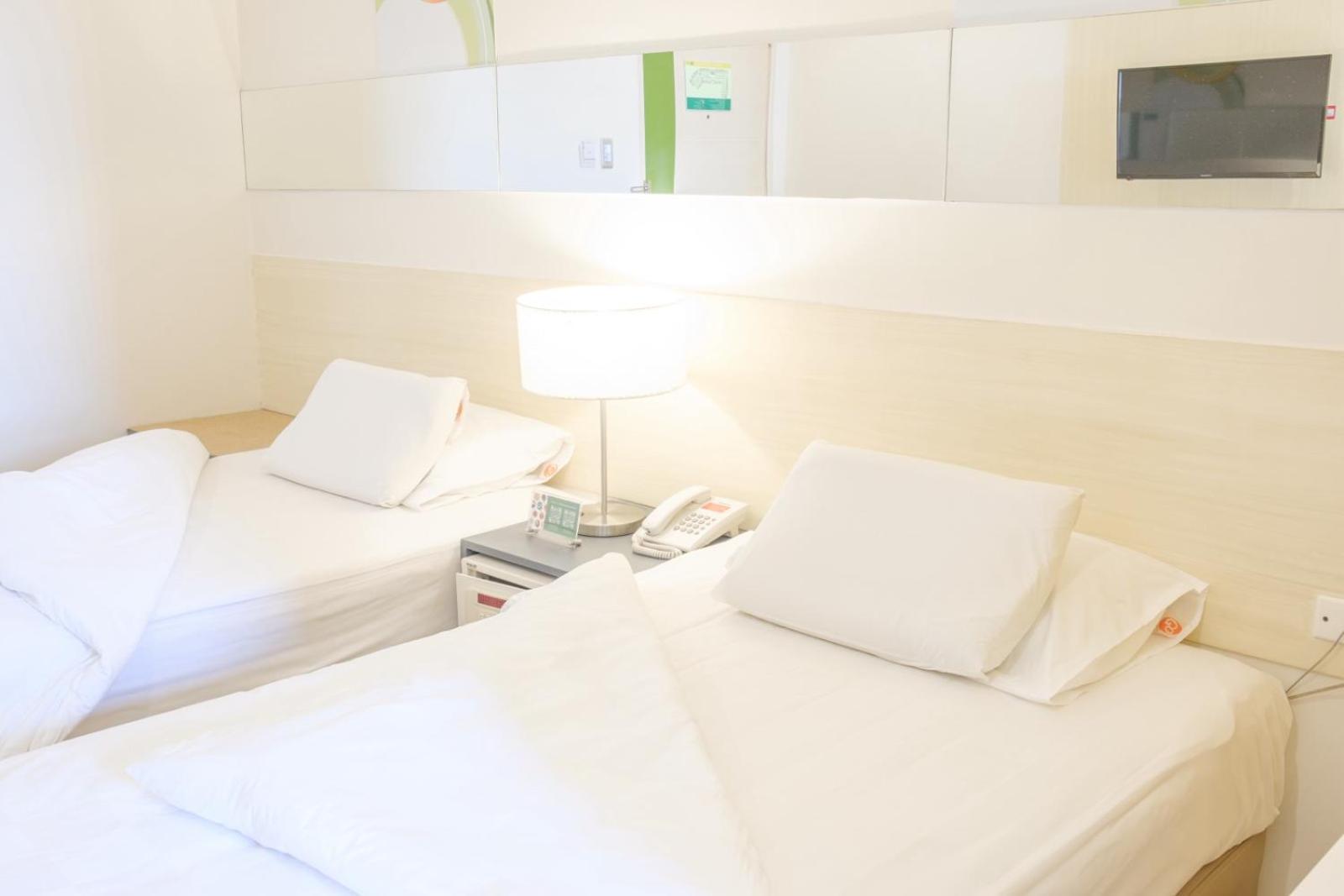 โก โฮเต็ล ลานัง ดาเวา Hotel Davao ภายนอก รูปภาพ