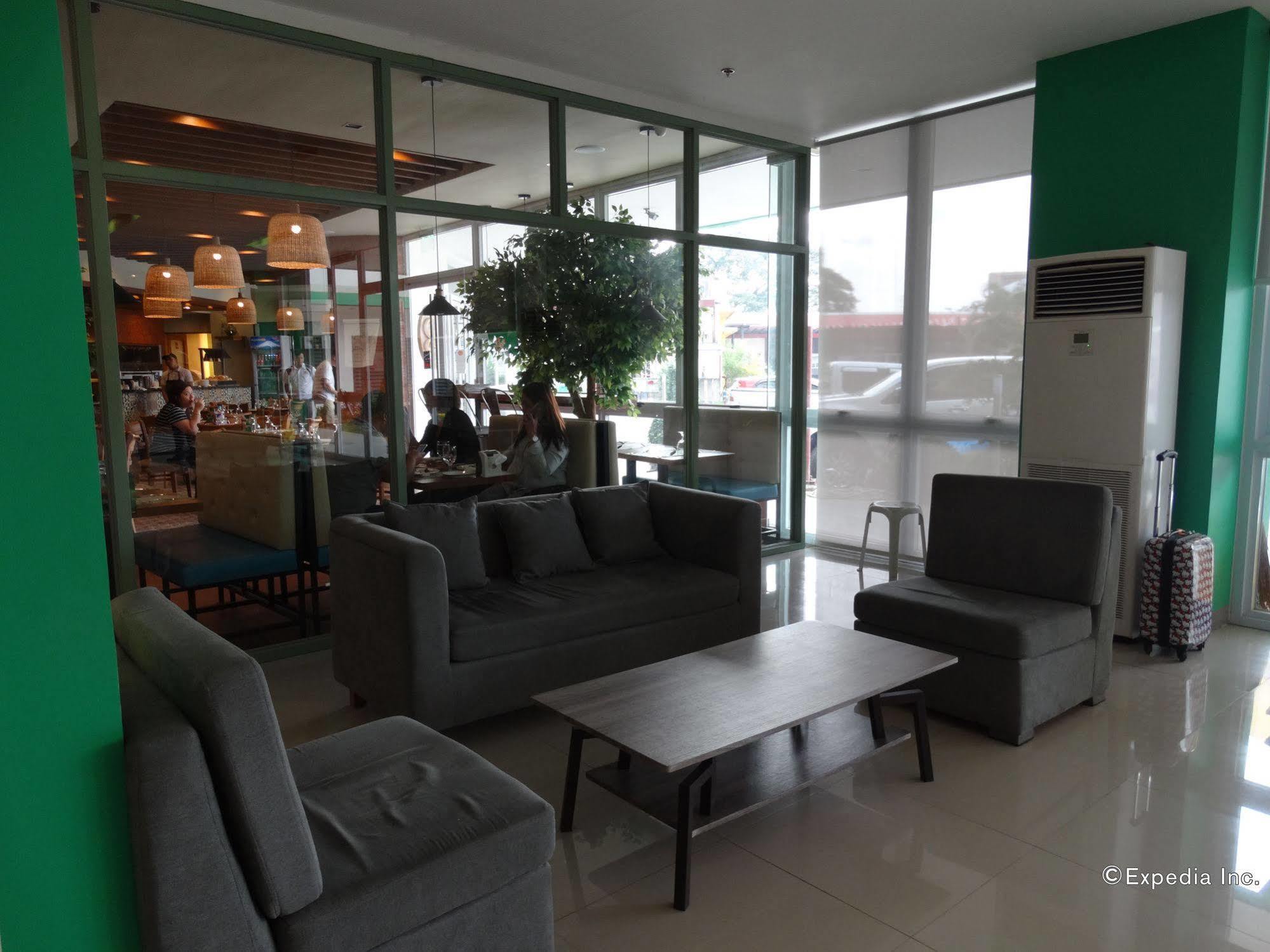 โก โฮเต็ล ลานัง ดาเวา Hotel Davao ภายนอก รูปภาพ