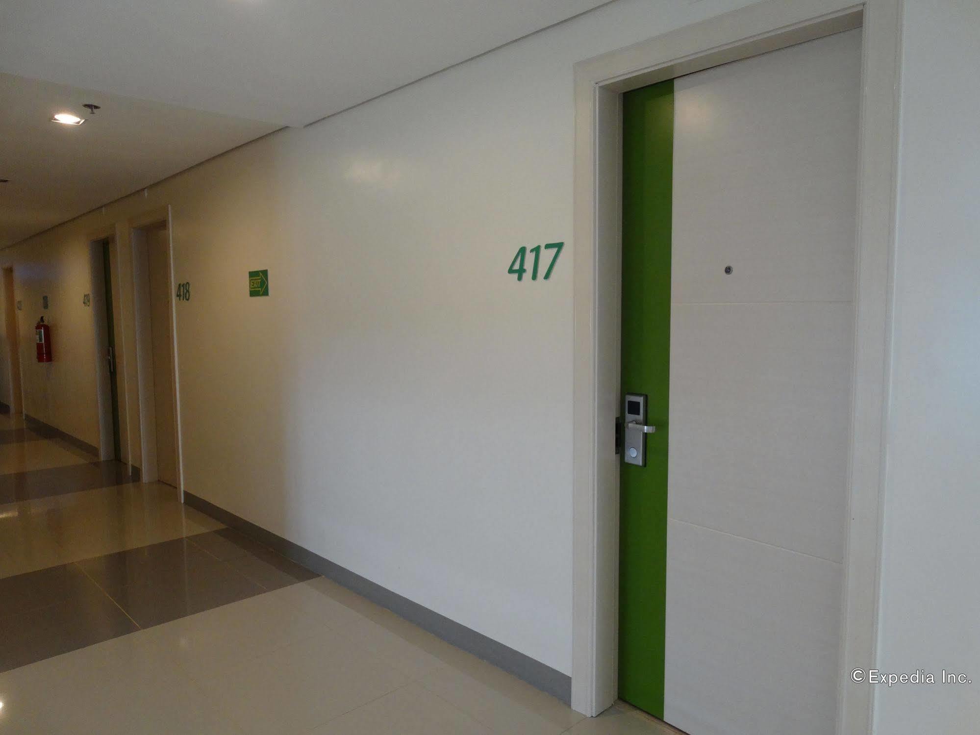 โก โฮเต็ล ลานัง ดาเวา Hotel Davao ภายนอก รูปภาพ