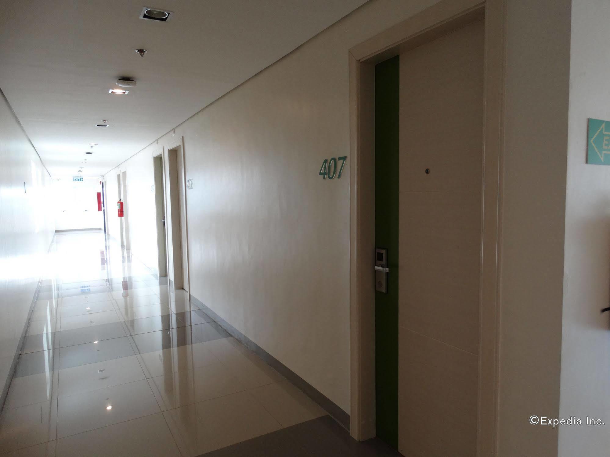 โก โฮเต็ล ลานัง ดาเวา Hotel Davao ภายนอก รูปภาพ